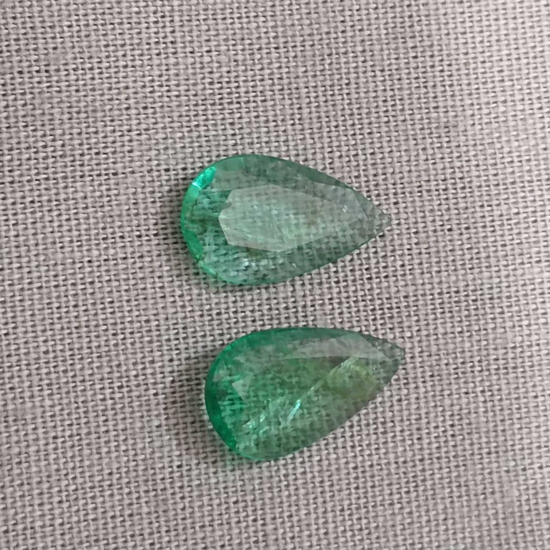 3.05cts glass green emerald gemstone pear cut pair