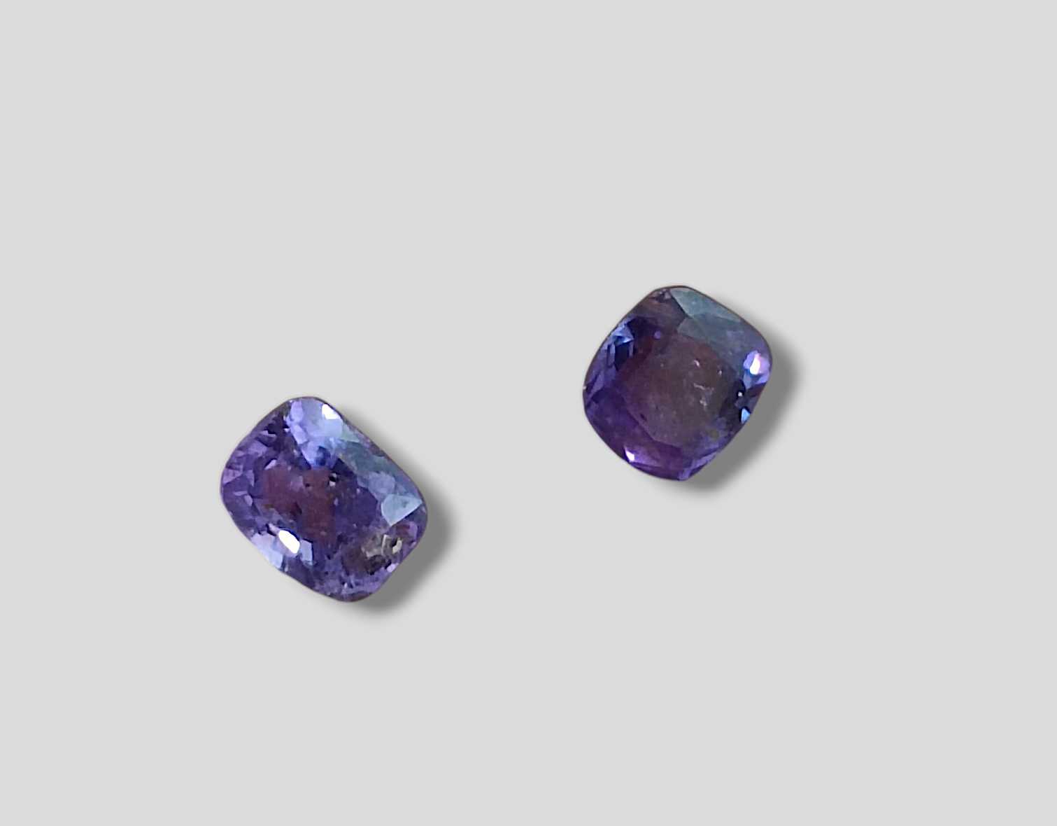 2.91ct 2 pcs deep purple blue color changing sapphire gemstones GSI certified 