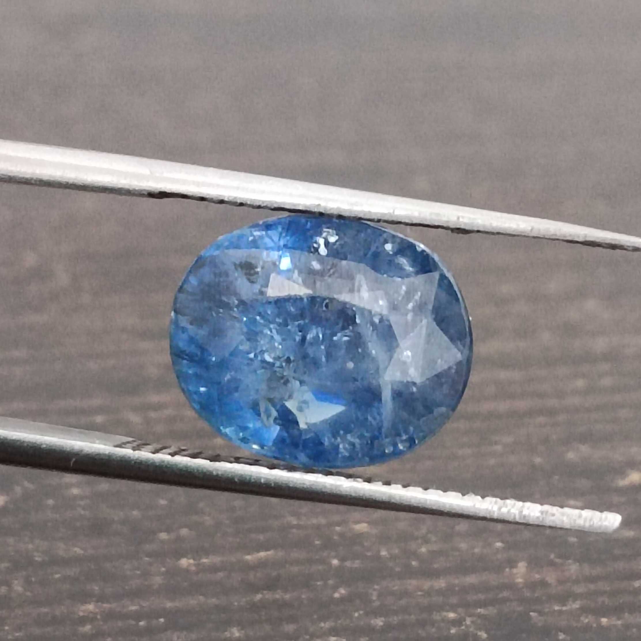 4.25ct IGI natural medium deep Ceylon blue sapphire oval cut gem H